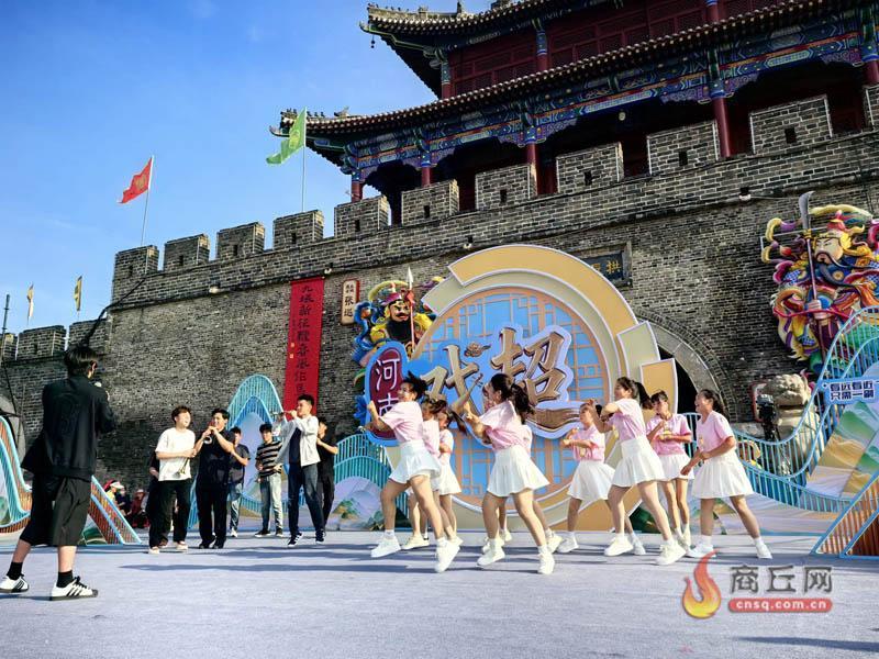 8支队伍竞绽梨园风采
