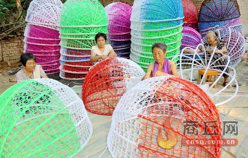 商丘“共富工坊”达3752家，12万群众家门口端上“新饭碗”