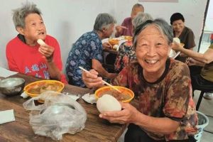 【商丘】虞城县240家以孝治家大食堂：一顿暖心饭吃出乡村善治