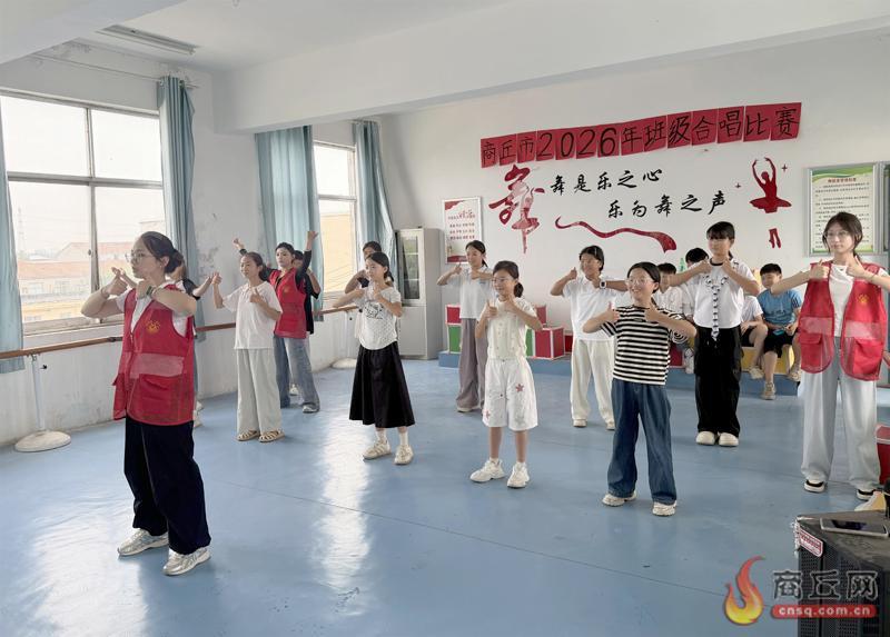 【商丘】24名返乡大学生当起“小老师”，陪乡村孩子过“艺”彩暑假