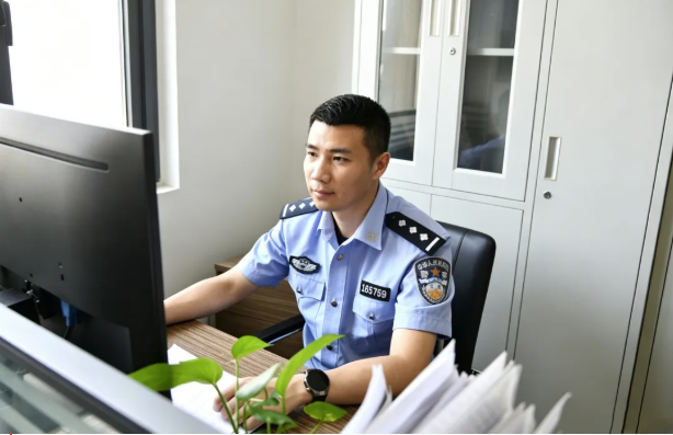 【身边的典型】邵小欢：深耕基层的商丘民警，用实干织密平安“防护网”