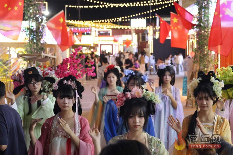 湖畔音乐汇连办11期 柘城“钻石游”点亮国庆夜间经济